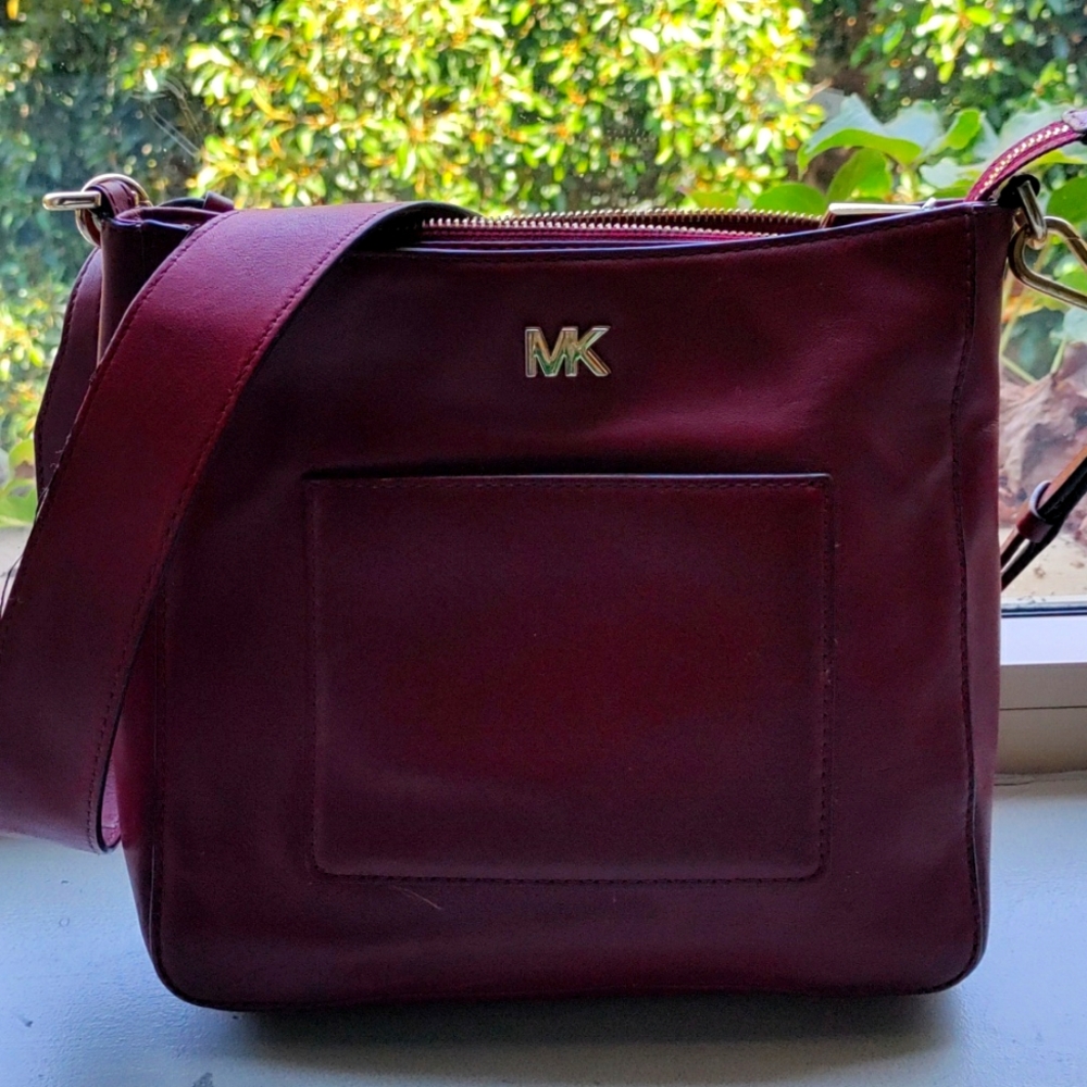 Michael Kors Crossbody Beautiful Burgundy Leather